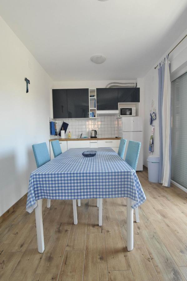 Apartmani Rebecca Vir Exterior foto