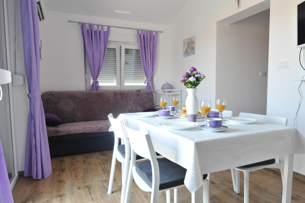 Apartmani Rebecca Vir Exterior foto